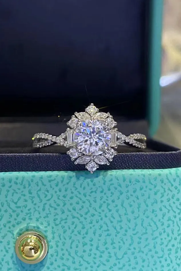 Trendsi Rings Floral 2 Carat Moissanite Crisscross Ring